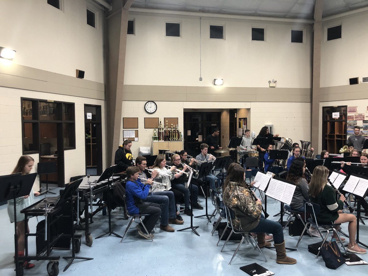 SenatobiaBands's tweet photo. Our students did fantastic at our Symphonic Camp last night!  BIG THANKS to the instructors that came and worked with our students.  Also, A BIG THANKS to the Band Booster Parents who provided and served our students supper! #DUP #EndlessEffortEveryDay #Tobiepride https://t.co/mAewqOouan