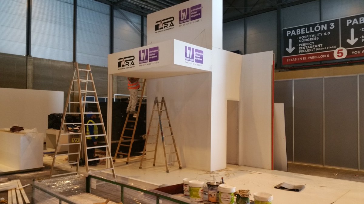 PiraOvens_1's tweet photo. Menos de 2 días para inaguracion #HIP2019 @expohip En el PABELLON 5 ESTAND B208 #Pira #CharcoalOvens #HornosBrasa preparando los #HornosBrasaPira #EDSeries #SdSeries para los #showcookings con los mejores #Chefs @Jordichef23 @RichardTopChef para ofrecer el autentico #PiraFlavour https://t.co/9FUrIj6Vuz