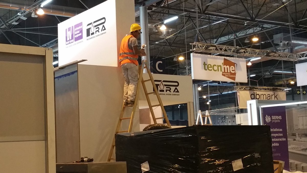 PiraOvens_1's tweet photo. Menos de 2 días para inaguracion #HIP2019 @expohip En el PABELLON 5 ESTAND B208 #Pira #CharcoalOvens #HornosBrasa preparando los #HornosBrasaPira #EDSeries #SdSeries para los #showcookings con los mejores #Chefs @Jordichef23 @RichardTopChef para ofrecer el autentico #PiraFlavour https://t.co/9FUrIj6Vuz