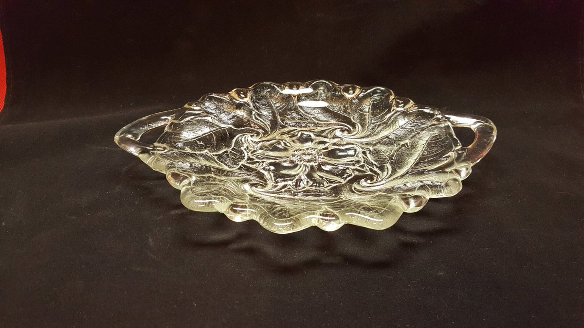 Lyn_Bluefish901's tweet photo. Fantasia Glass Platter by Princess House Glass, RARE Floral Pattern Platter with Handles, Kitchen Dining Party, T.V. Movie Prop, 2 Available https://t.co/zlqLoV2KXJ #Etsy #AmazingFunVintage #PrincessHouseGlass https://t.co/ebavEKdFZK