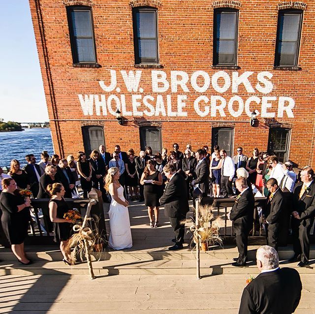 Looking for a cool waterfront location for your wedding ceremony? Call us today to schedule a tour of the River Room. Photo: @mattmcgrawphotography bit.ly/2IfQqIU
