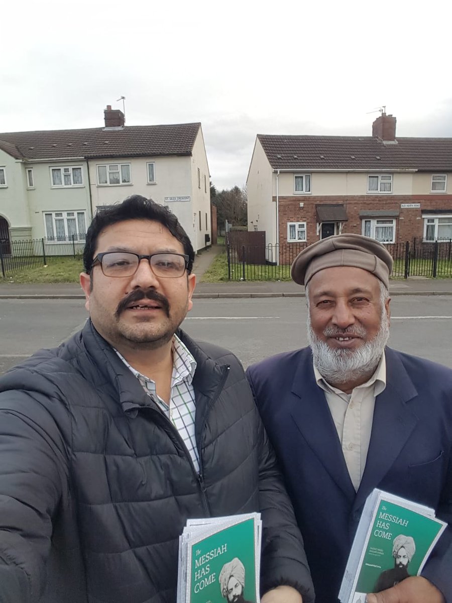 078toby's tweet photo. #Ahmadiyya Muslim Elders association @amawolves out meeting local residents #PromisedMessiahHasCome if girls like #Shamim new that they have not crossed the borders to join evil group read yourself @True_IslamUK @alislam @AlHakamWeekly Dt forget #VisitMyMosque 3rdMarch! https://t.co/3i8T4pT8QV