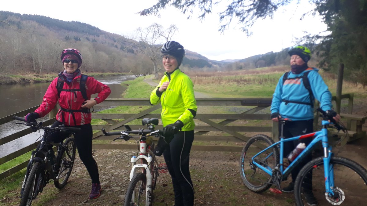 blonde_on_bikes's tweet photo. Borders Belles gravel ride today #ScottishBorders #rivertweed #tweedvalley #graveltastic #gravelriding #mountainbiking #bordersbelles https://t.co/WDgPCVaxIF