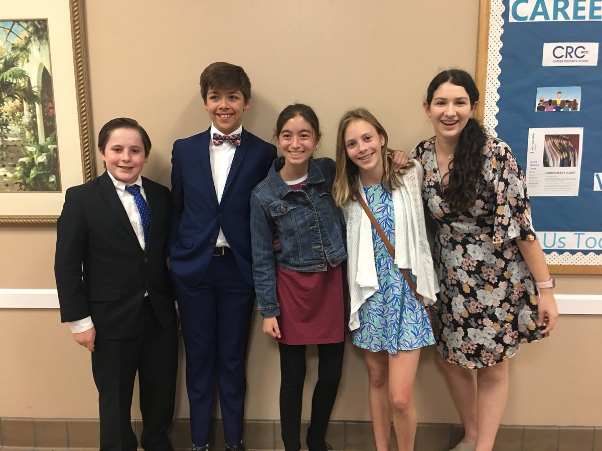 WilsonMSLibrary's tweet image. Bulldogs participated in History Fair competition. Not pictured: students who dashed to Orch MPA right after presenting. Documentary by Madison, Amelia and Kate gets Honorable Mention. So proud of these inquisitive students who worked on the research projects in their spare time!