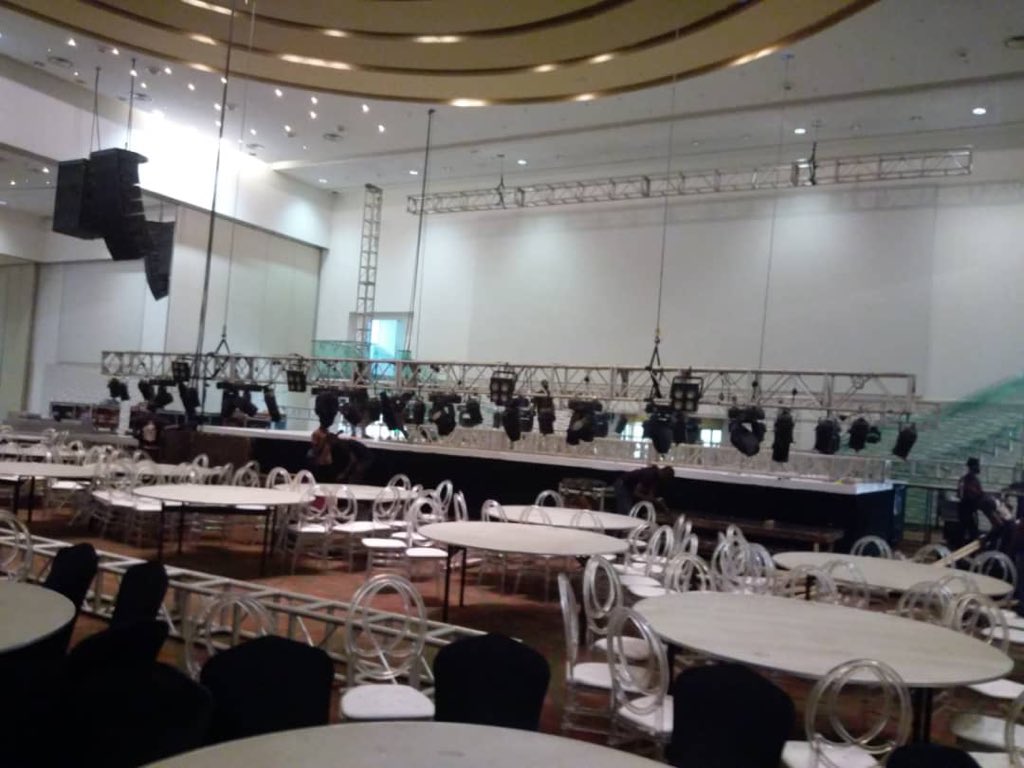 nelsonjack360p2's tweet photo. ...and it begins. #yadadi12 stage
 #leavestagefornelsonjack #Stage #Light #sound #Screen #greatness #greatmoments #incredible_shot #incredibleview #dreamy #production #productioncompany #eventproduction #production-design #productionengineering #productionagency #creativity https://t.co/qYre1Aw9Js