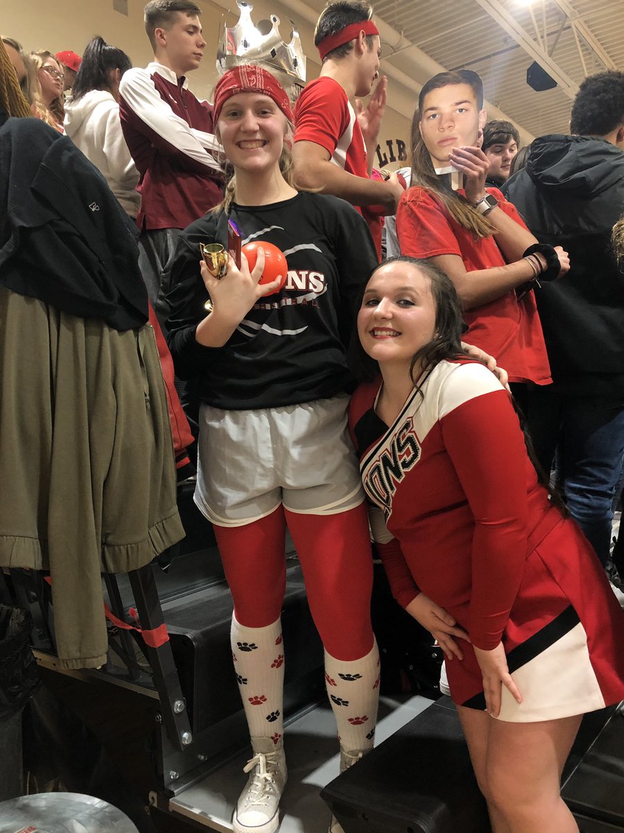 CheerLuhs's tweet photo. Senior Night Queen of the Jungle! #LUCheerden https://t.co/jC30XpC1z8