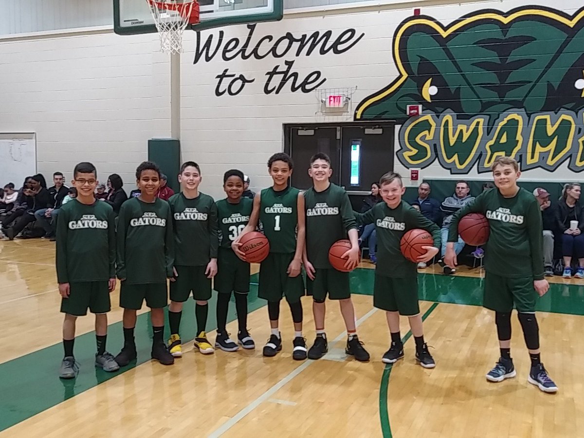 🏀5th grade team warming up for their game at our Junior Gators Shootout this weekend🏀