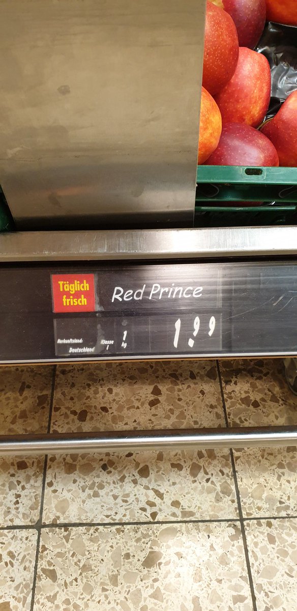 _duckster07's tweet image. Buying apples like 

#dos2 #divinityOS2 @larianstudios