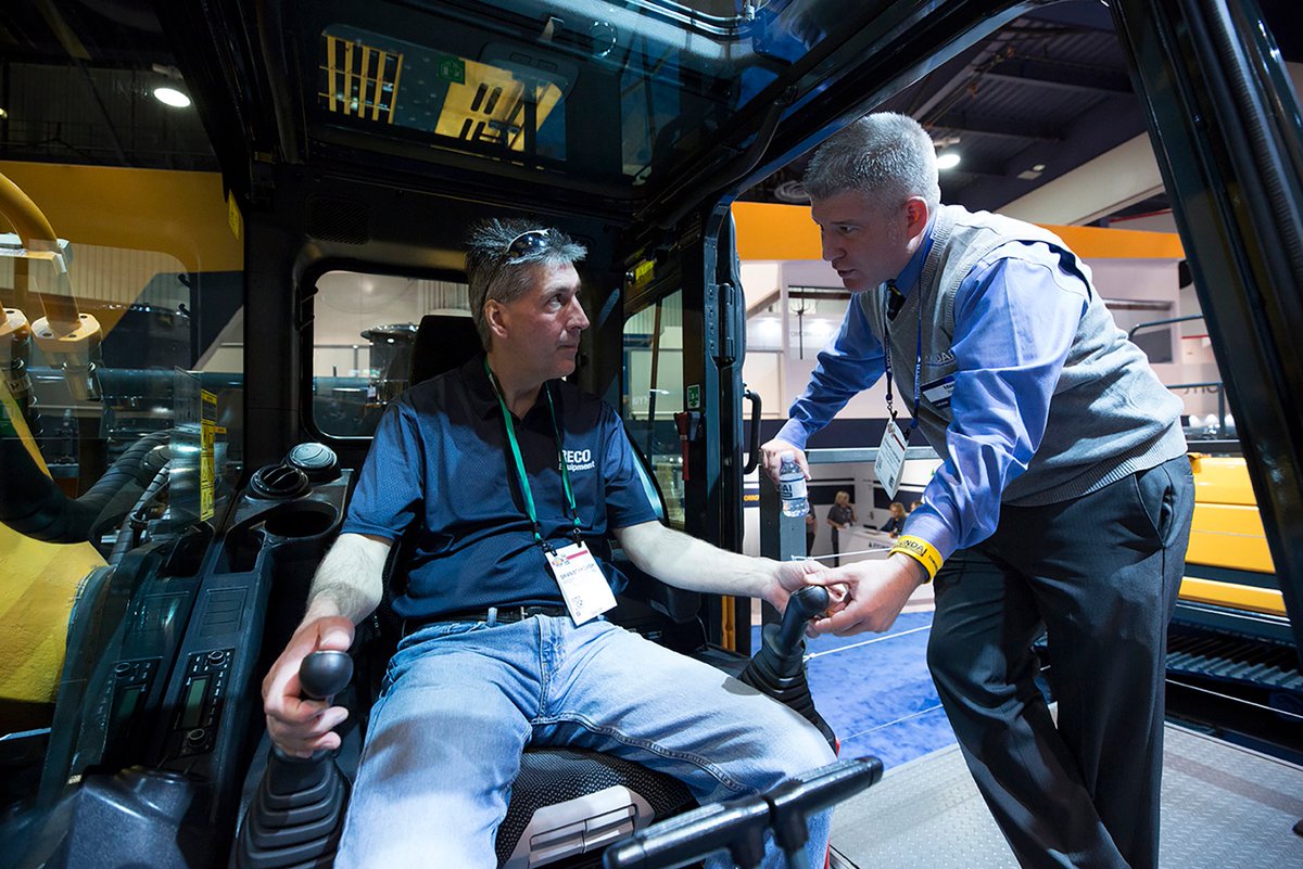 hyundaiceusa's tweet photo. Discover 12 Main Reasons Hyundai Excavator Cabs Are So Comfortable https://t.co/RpiBc8XWAc
#TomorrowsEdgeToday #HyundaiEdge #excavatordealer #Excavator https://t.co/oRctsiaUL0