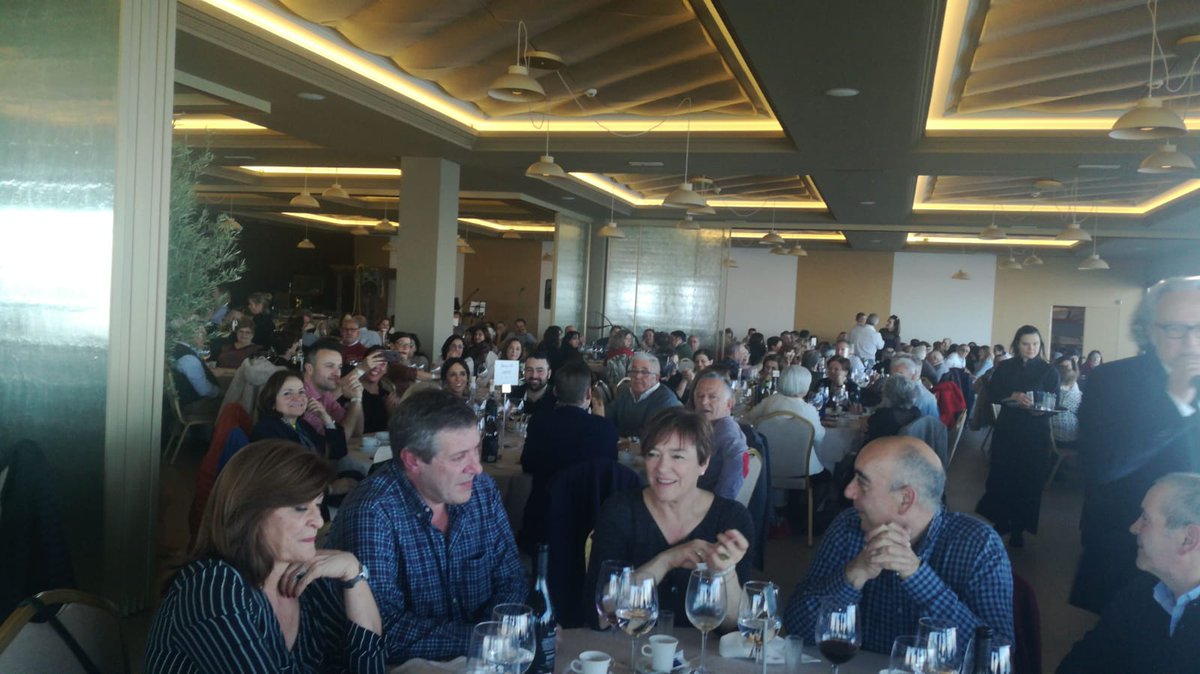 festadobotelo's tweet image. Máis de 300 persoas asistiron á #festadobotelo19 en #Coruña no @arboredaveira.  #botelomania