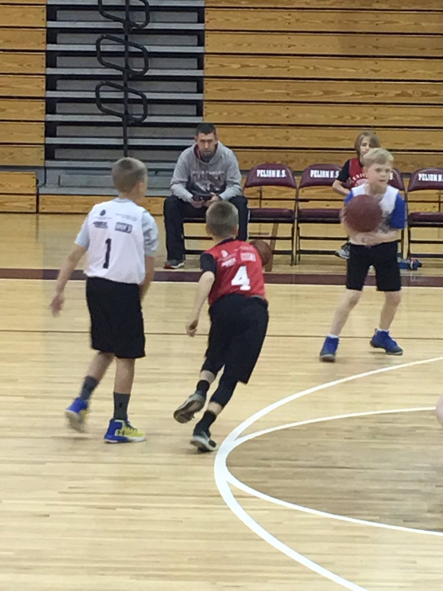 chadmcginty's tweet photo. Baseball cancelled today, but now I get to see my main man shoot some hoops! #4red https://t.co/D07s162zyt