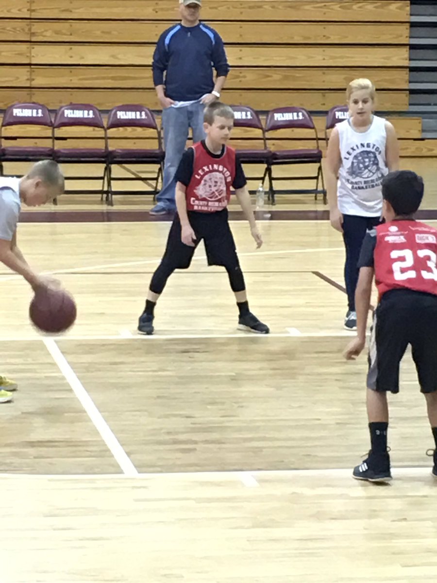 chadmcginty's tweet photo. Baseball cancelled today, but now I get to see my main man shoot some hoops! #4red https://t.co/D07s162zyt