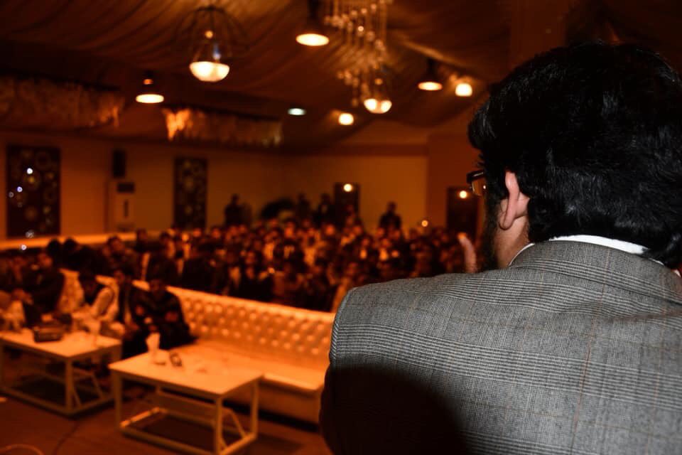 AMSMuridke's tweet photo. Engr. Muhammad Haris (Motivational Speaker, Youth Activist) gave a conclusive and interactive talk on the topic “REAL LOVE”. It was the most interesting topic of the event in which the audience participated a lot.

#LOVE_HAPPENS 💕 #YOUTH_OF_UMMAH https://t.co/9BBvg8tn2X