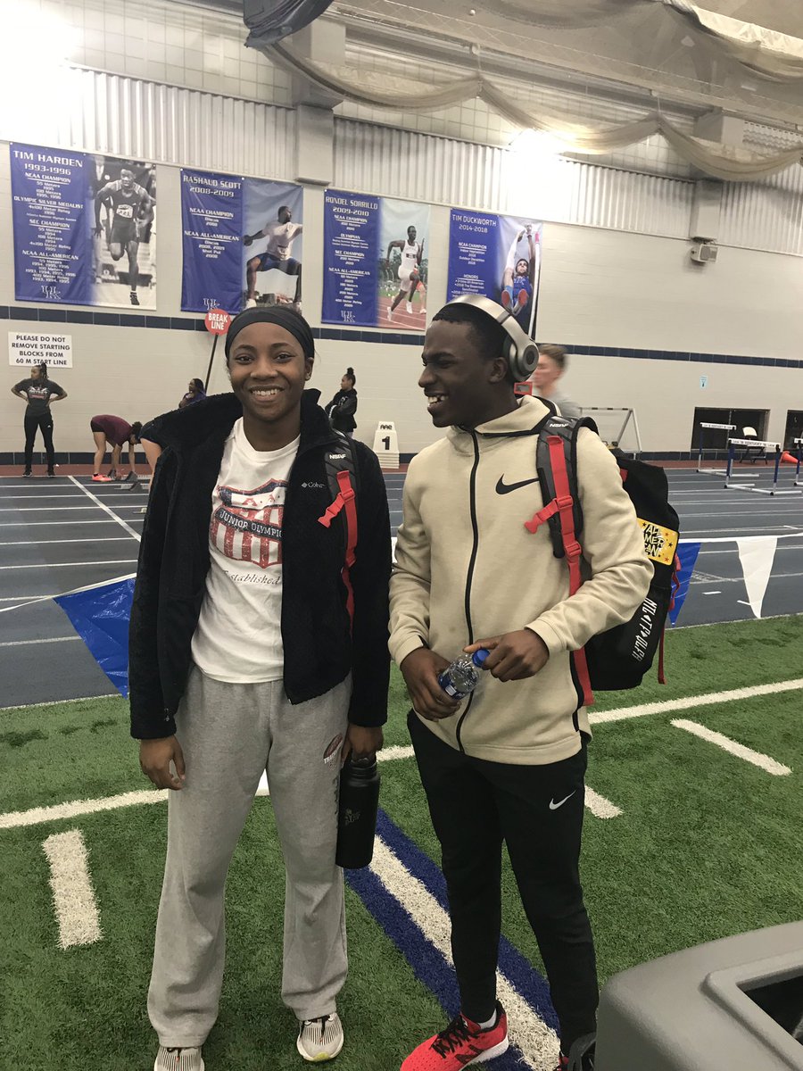 Two IL all-time greats “Cinnamon” and “Baby Holyfield” sharing a laugh before game time #ukhs19