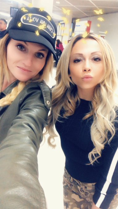 Qui je croise dans l&rsquo;avion ? La belle @AmiltonJennifer , super rencontre 👍🏼❤️ https://t.co/2y8SZY44X<a class="tags" target="_blank" title="On Twitter" href="/?out=eyJ0eXAiOiJKV1QiLCJhbGciOiJIUzUxMiJ9.eyJpYXQiOjE3MjIwNDE3OTgsImlzcyI6InR3cG9ybnN0YXJzLmNvbSIsIm5iZiI6MTcyMjA0MTc5OCwiZXhwIjoxNzUzNTc3Nzk4LCJyZWRpcmVjdF91cmwiOiJodHRwczovL3R3aXR0ZXIuY29tL0FtaWx0b25KZW5uaWZlciJ9.do8_NihBItZ9QUYVO_VFS-T61PrPam9uyz_ErmS4pTWB6nFcy5M2RTBRSSUXceNRfN16qVM1uDkQzlBnisZhYg">@AmiltonJennifer</a><a href="/tag/rt"class="tags"><span>#rt</span></a>