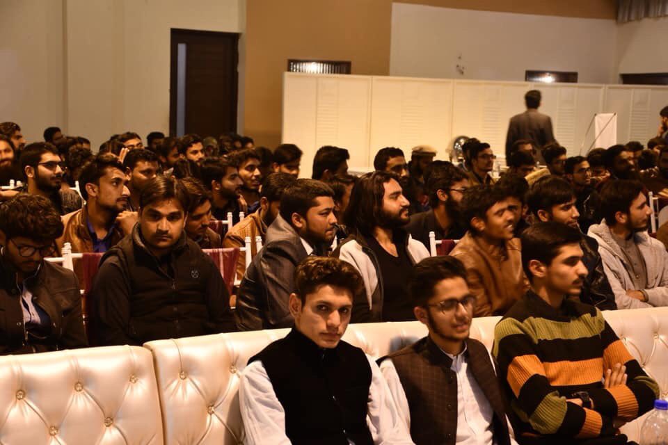AMSMuridke's tweet photo. Glimpses of the audience.

#LOVE_HAPPENS 💕 #YOUTH_OF_UMMAH https://t.co/qHF4bHG3iB