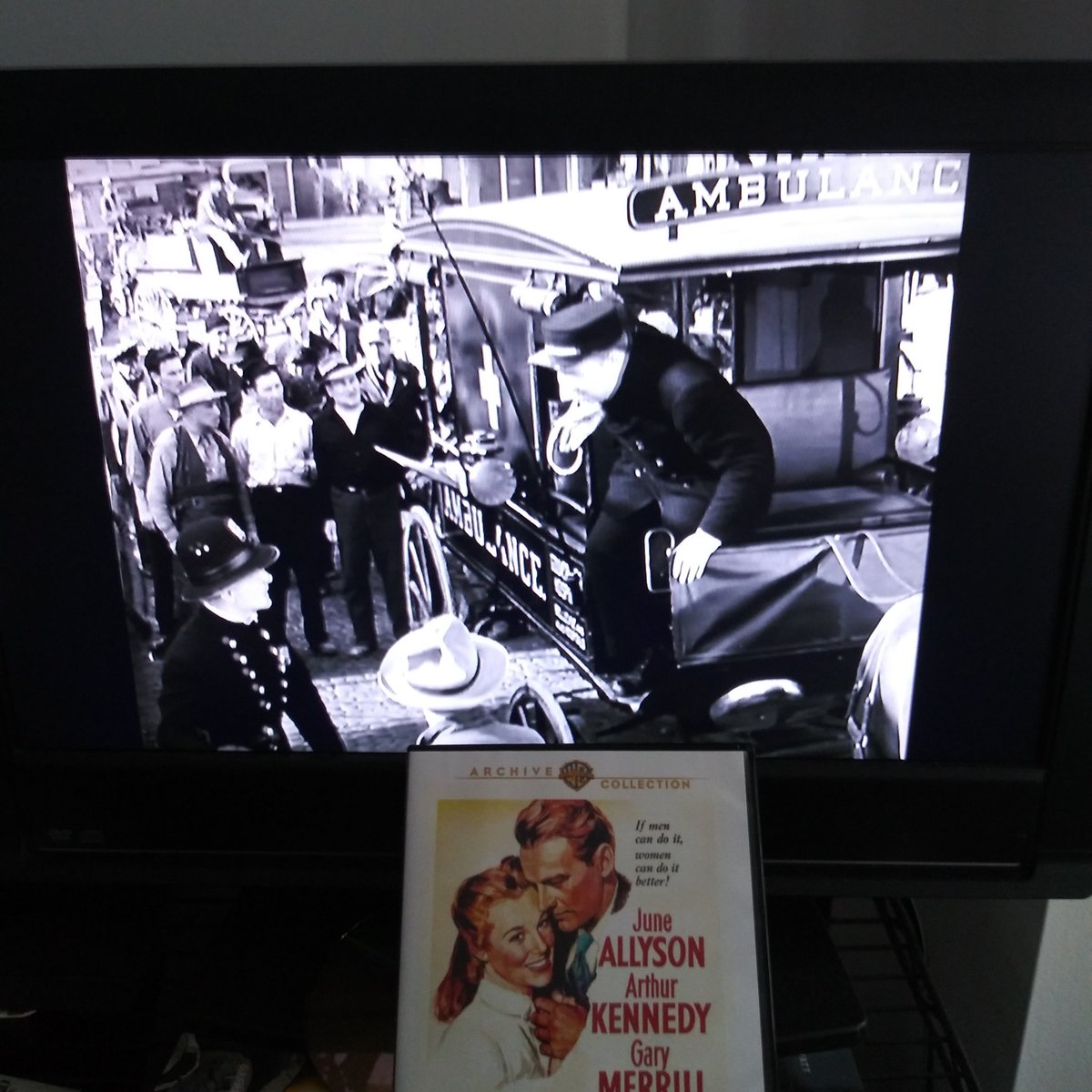 EMSMuse's tweet photo. What do Museum #curators do when they spend a week out of the office and under the weather? Catch up on some old movies/research! @WarnerBrosEnt #wbarchivecollection #girlinwhite #ambulance #womeninmedicine #passthepopcorn #emilybarringer #prettyaccurate #womenofems https://t.co/mCKFaQwvjp
