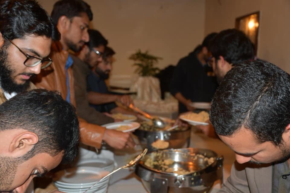 AMSMuridke's tweet photo. The Delicious Dinner which we waited for a long period. 😉

#LOVE_HAPPENS 💕 #YOUTH_OF_UMMAH https://t.co/t44ZQZ3qds