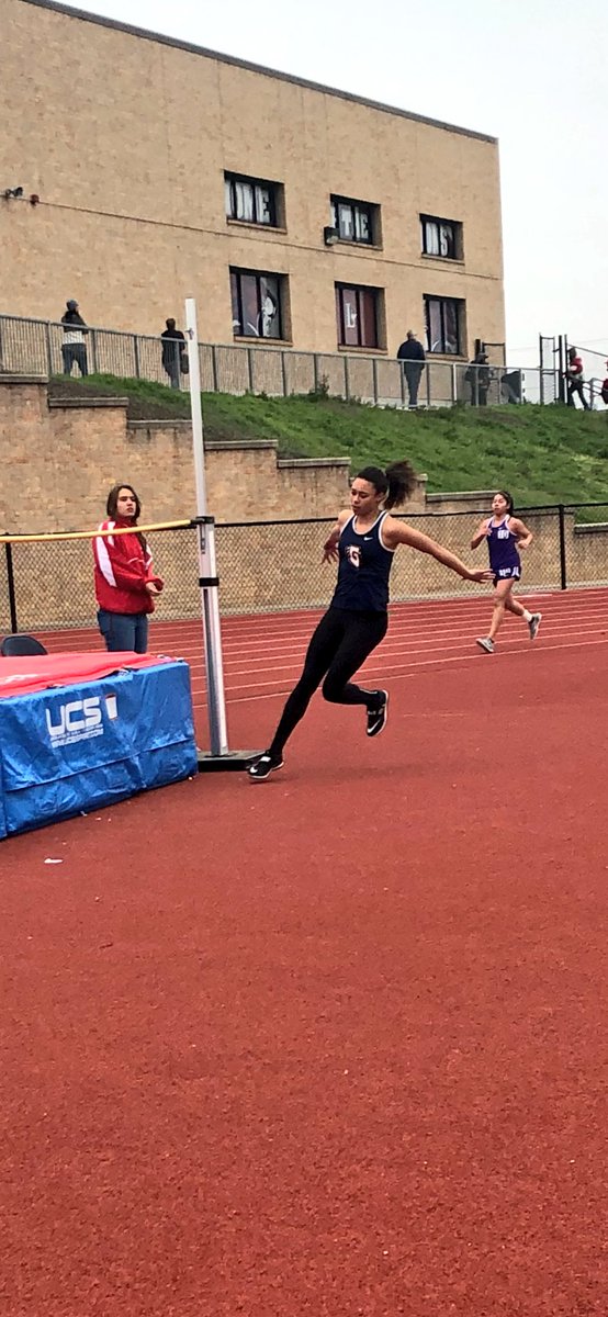 grizzlytrackghs's tweet image. Varsity High Jumper, Chloe Coffee, getting in on the Leander Relays action this morning. #ghstrack #itsreallycold