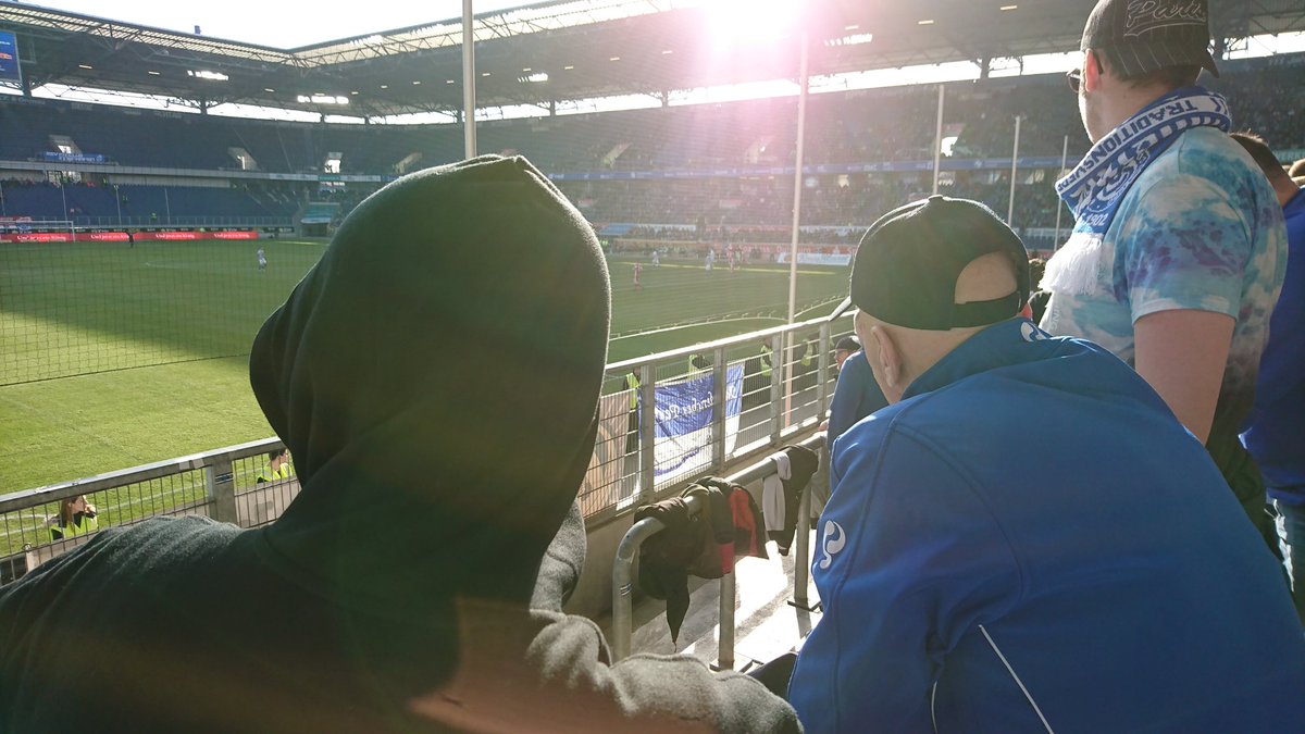 PuckJansen1954's tweet photo. #MSVFCU 2-3. Wat een kut mentaliteit bij de spelers van MSV. Gelukkig komen niet voor het voetbal. https://t.co/r9HZlEu0fk