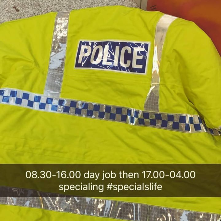 UKCopHumour's tweet image. Never, ever understand people (or cops) that slag off Special Constables... They VOLUNTEER to help out the frontline and IF you ever find yourself getting stomped on - you won't complain if they come to your aid! If they're unsure, help them out. If they do a brilliant job, …