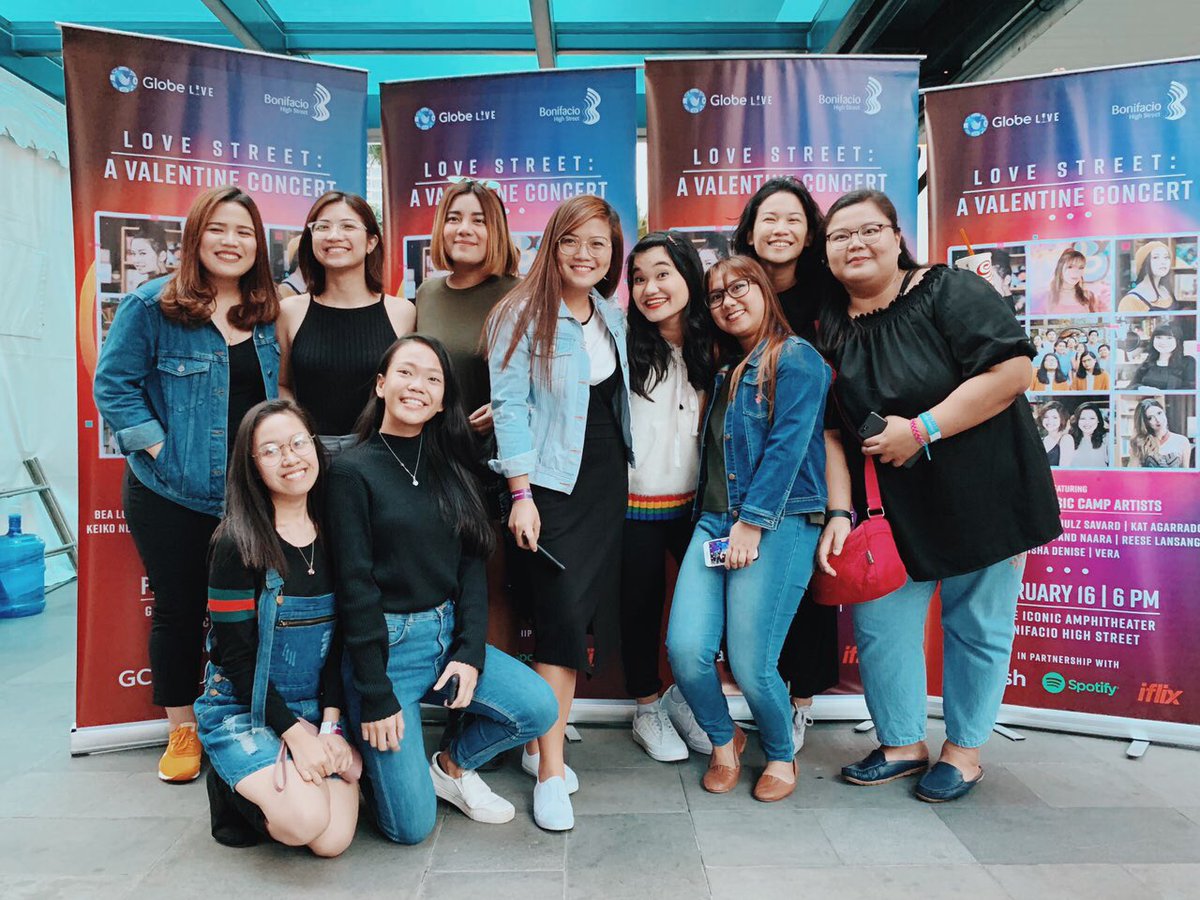 ElementsCamp's tweet photo. Valentine's weekend = MADE for these fans! 😍 More photos on our Facebook page coming up. 😉 #LoveStreet #GlobeLiveElements https://t.co/1qdxCcxniW