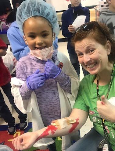 sharadixonwisd's tweet image. This week at school was SO much fun working at #Dixonhospital as I called it. @Kedmondson143 came everyday with a new elment &amp;amp; several were always brave enough to help her. It was so cute,fun &amp;amp;funny. #playingdoctor #kindercardiology #bravewarriors #futuredoctors @hachienorthside