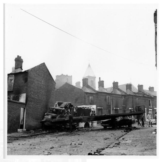 Interface Architects (@inter_arch) on Twitter photo Bombay St, 1969 and first (Troubles-era) barricades in #Belfast.
Photos by Gerry Kelly on <a href="/ArchiveBelfast/">Belfast Archive Project</a> Bombay St, 1969 and first (Troubles-era) barricades in #Belfast.
Photos by Gerry Kelly on <a href="/ArchiveBelfast/">Belfast Archive Project</a>