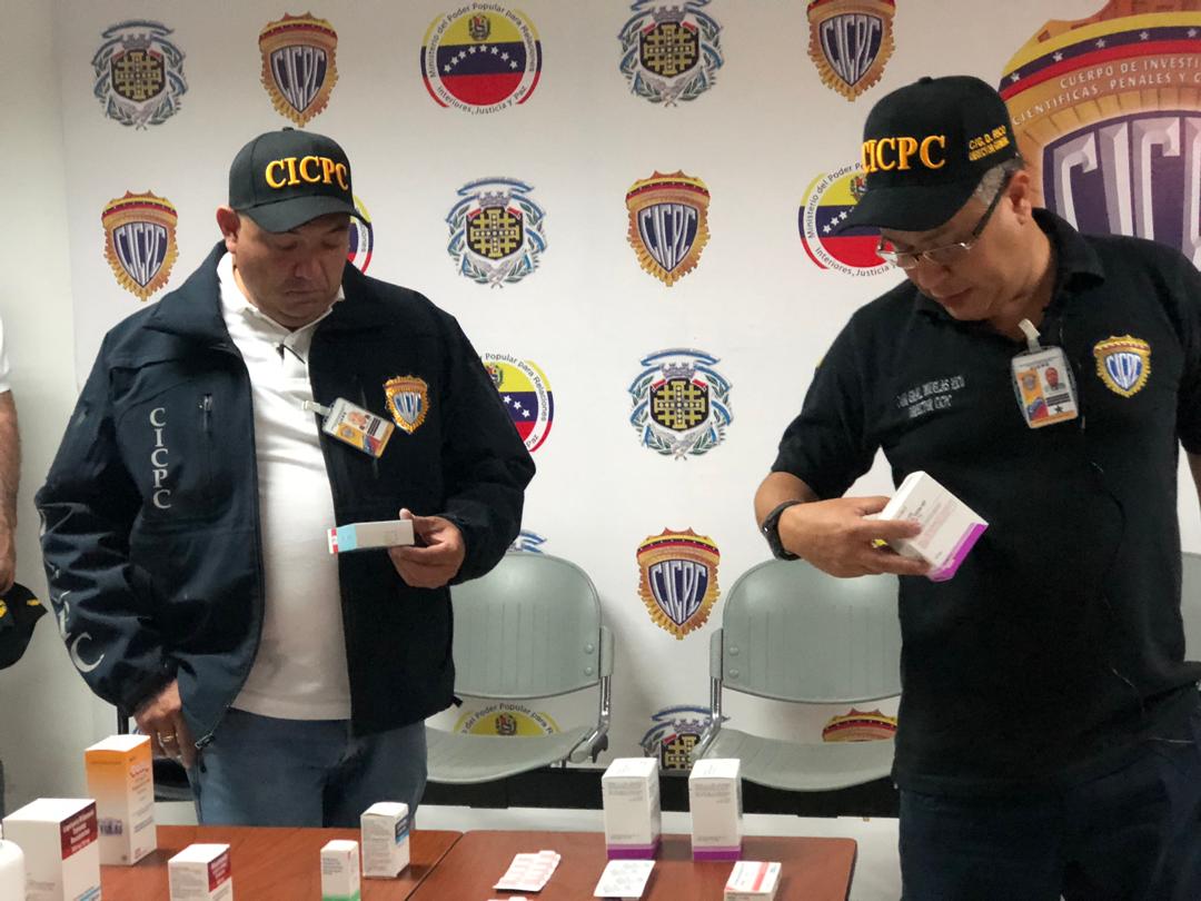 No existe fundación que sea sin fines de lucro y aún así cobre por el costo de una medicina. No podemos permitirlo <a href="/DouglasRicoVzla/">Douglas Rico</a> <a href="/PRENSACICPC/">PRENSA CICPC</a> <a href="/lisandroCICPC/">Lisandro Alfonzo</a> <a href="/jhonny_37/">jhonnyrodriguez</a>