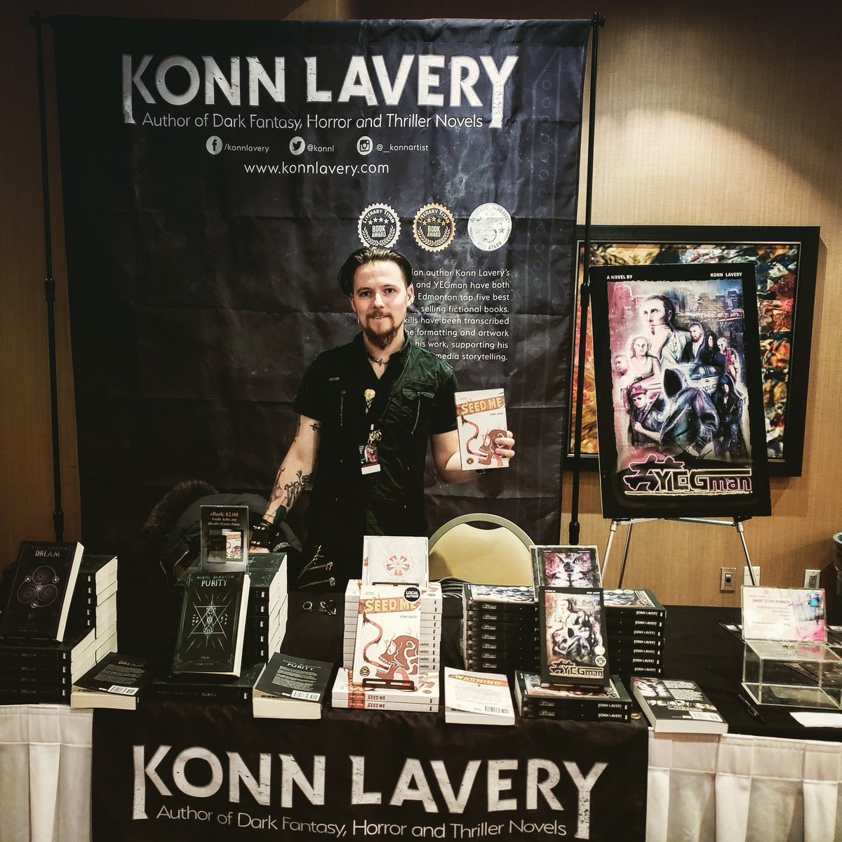 konnl's tweet photo. The #deadByCon all weekend! Drop by for frights and fun.
#yeg #horror #author #conLife
#writer #yegWrites #yegHorror #authorLife #yegman #seedme #mentalDamnation #seedMeNovel #YEGmanNovel #writerLife https://t.co/0OVErHLx88