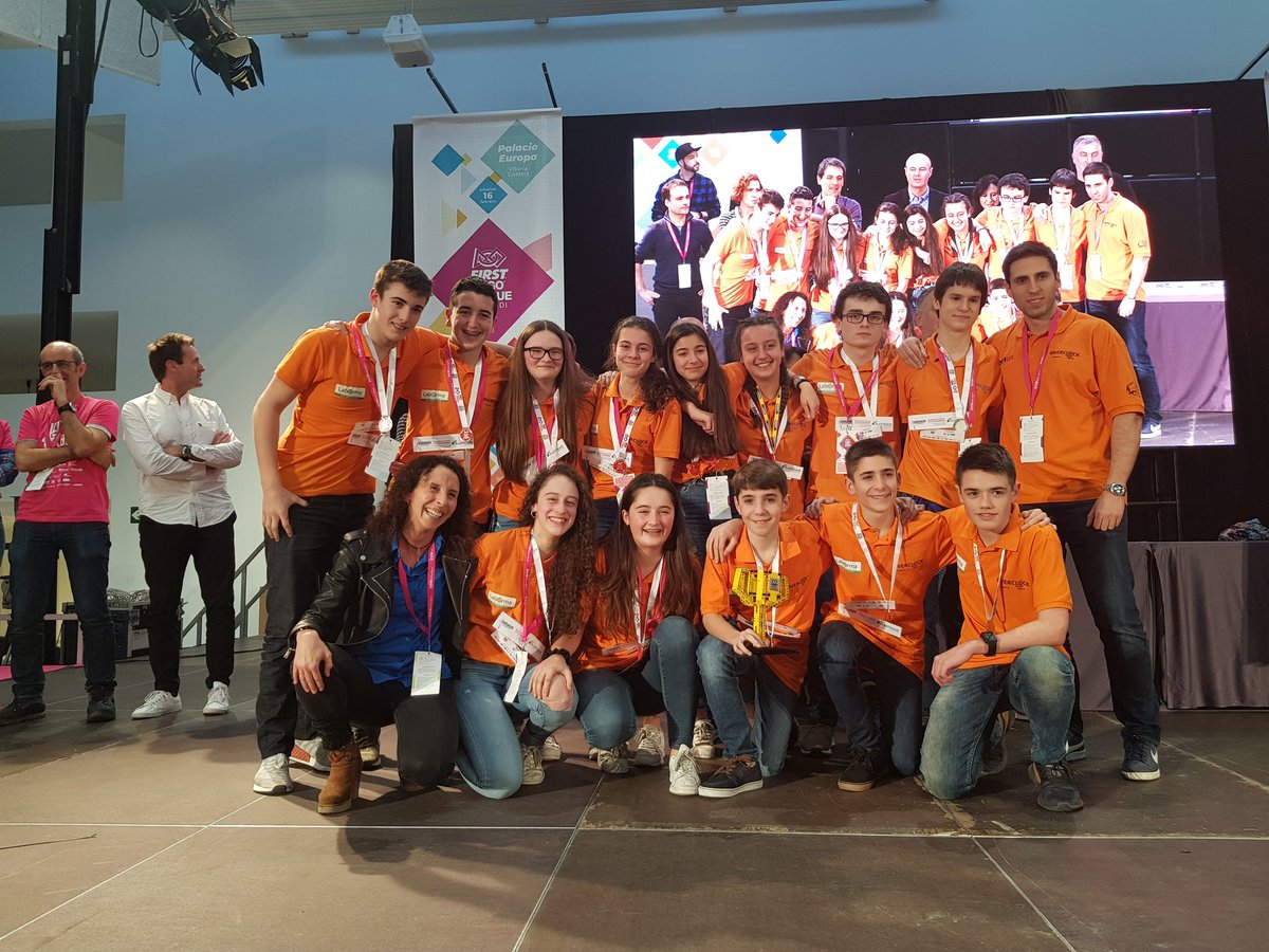 Innobasque's tweet photo. 🏆 2º Premio Innobasque al Ganador: @overclockaxular de @axular_lizeoa Entrega Leire Bilbao, Directora General de la Agencia Vasca de Innovación-@Innobasque. Zorionak! #FLLEuskadi https://t.co/jYwBkvx7MG