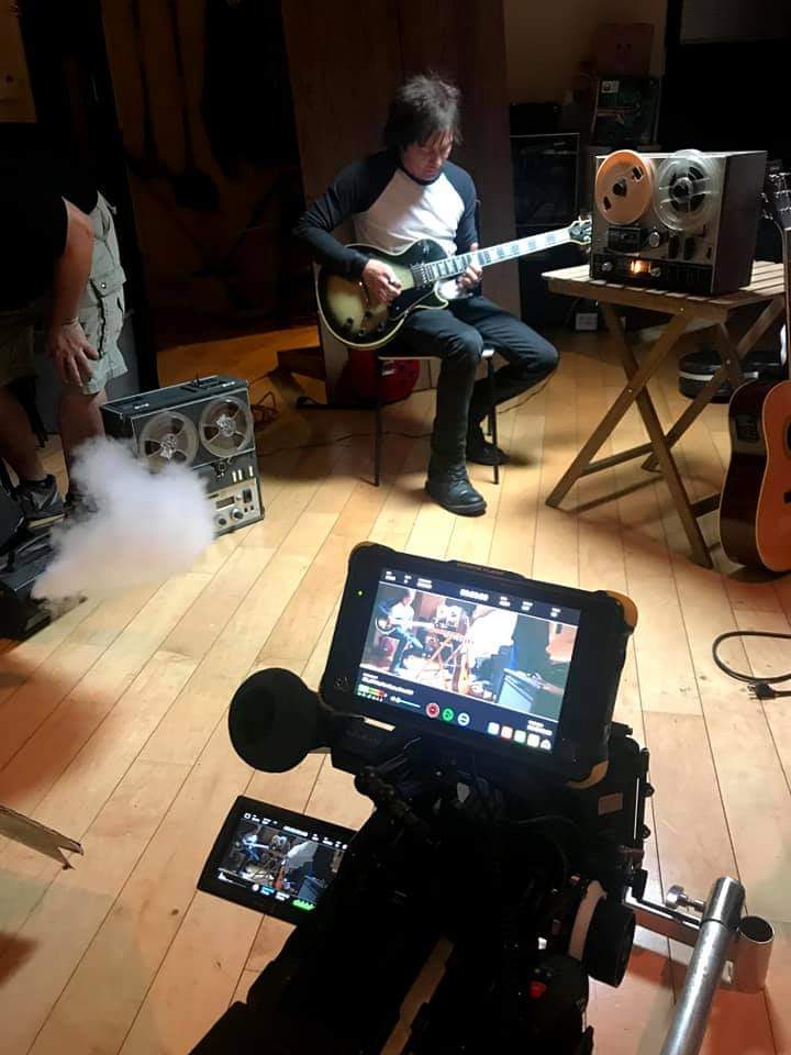 #Behindthescenes of #TheRiddleHouse promo shoot #actor #producer #PeterGunn #onset #photo #music #Gibson #DeanGuitars #80s #RockAndRoll #RockAndRollRadio #image #style #nowplaying #LosAngeles #atlanta #johnnyalonso #horror #shock #uppers