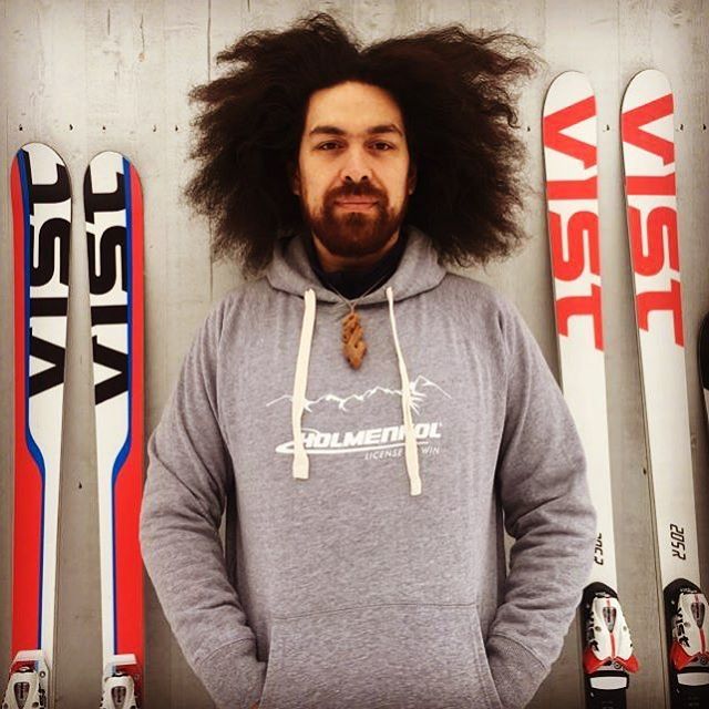 tongaskiteam's tweet photo. Thank you @holmenkol & @marcellipburger for the great support π & the super fast skis π
β·πΉπ΄βοΈπ₯₯π
.
#licensetowin #holmenkol #Γ₯re2019 #Γ₯re #sweden #roadtobeijing #alpine #skiing #ski #racing #wcs #fast #tonga #hair #polynesian #team #teamtonga #iphβ¦ https://t.co/WjjUSgMsi6 https://t.co/x7ekZORh0Q