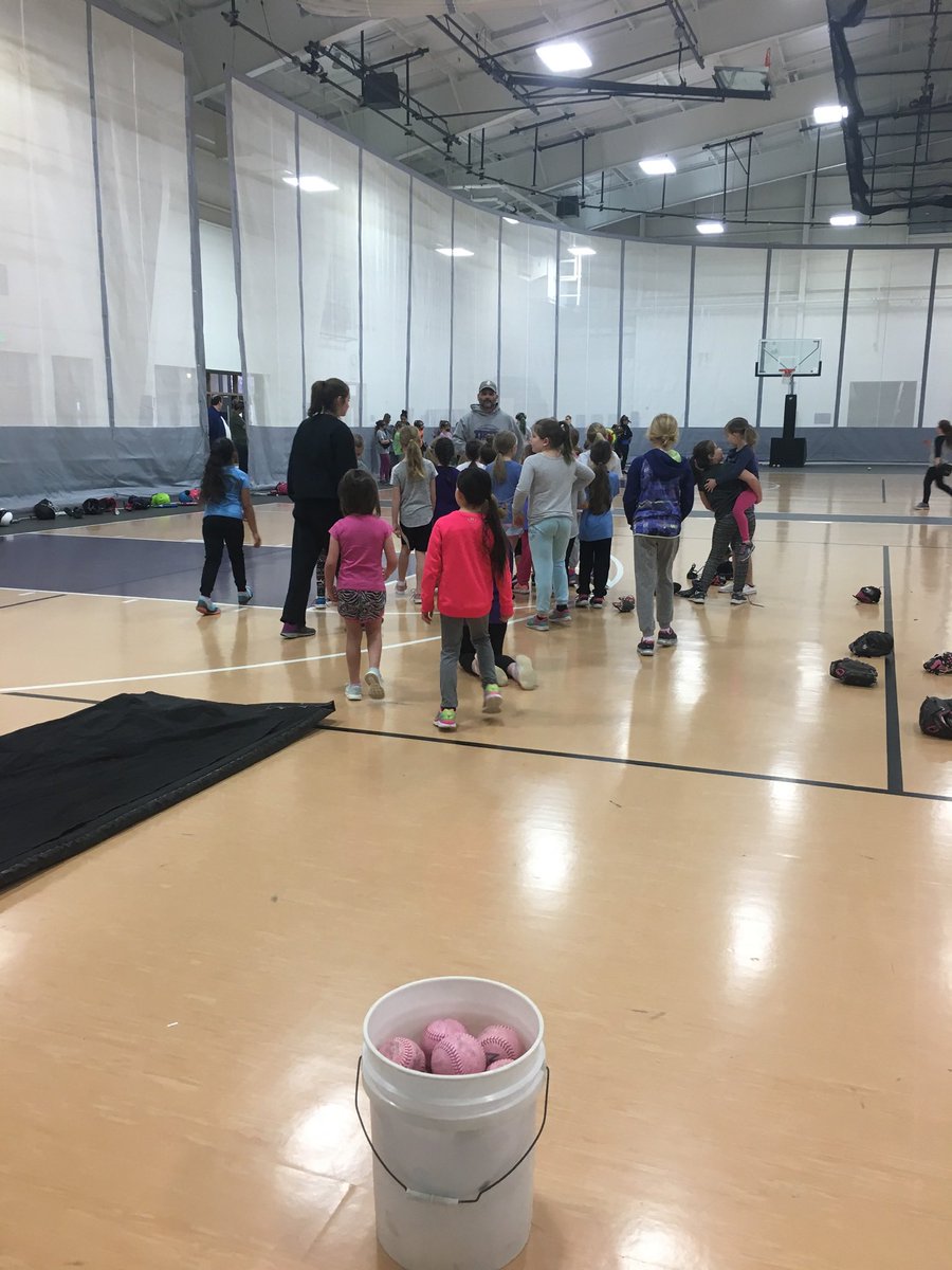 NW_Softball's tweet photo. Great turn out for the first day of our clinic. Thanks to all that came. 🥎 https://t.co/zoU7jUa7Ck