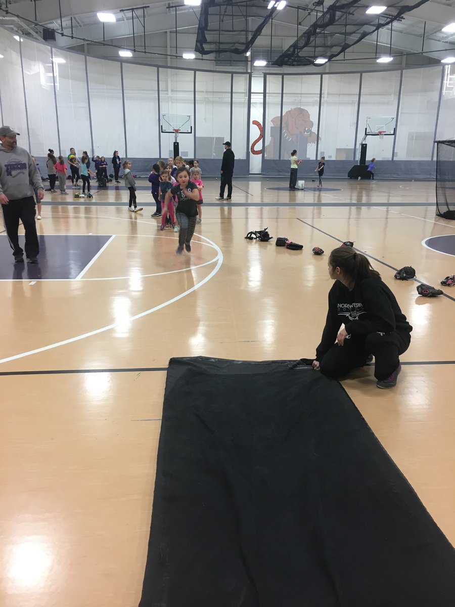 NW_Softball's tweet photo. Great turn out for the first day of our clinic. Thanks to all that came. 🥎 https://t.co/zoU7jUa7Ck