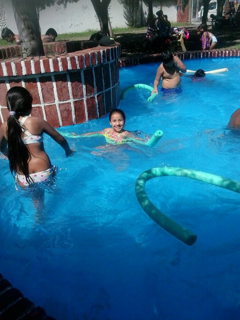 Sabado de verano  en la pile de cerrillos 
<a href="/angelicasosa006/">Angé.so</a> 
<a href="/SebahugoBonduri/">Sebastián Bonduri</a> 
<a href="/FerSiarezEa/">Fernanda Siarez EA</a>