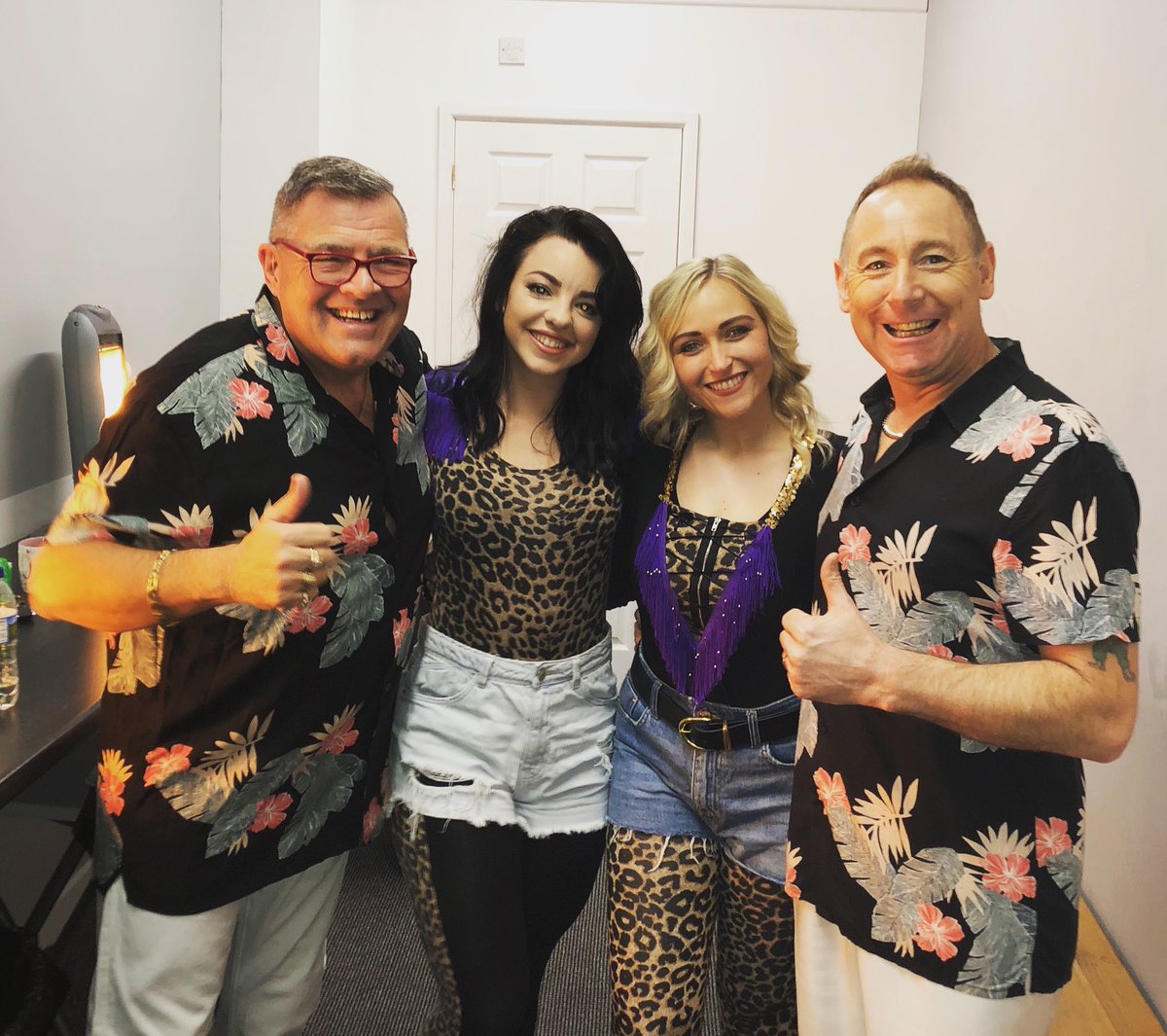 Loving supporting Black Lace tonight. Bloody great guys!! 😄🎤🎉👍🏼 <a href="/denemichael/">Dene Michael 💎</a> <a href="/Rialto_Reborn/">Rialto Reborn</a> @CourtnayReddy #singers #supportact #80s #80snight