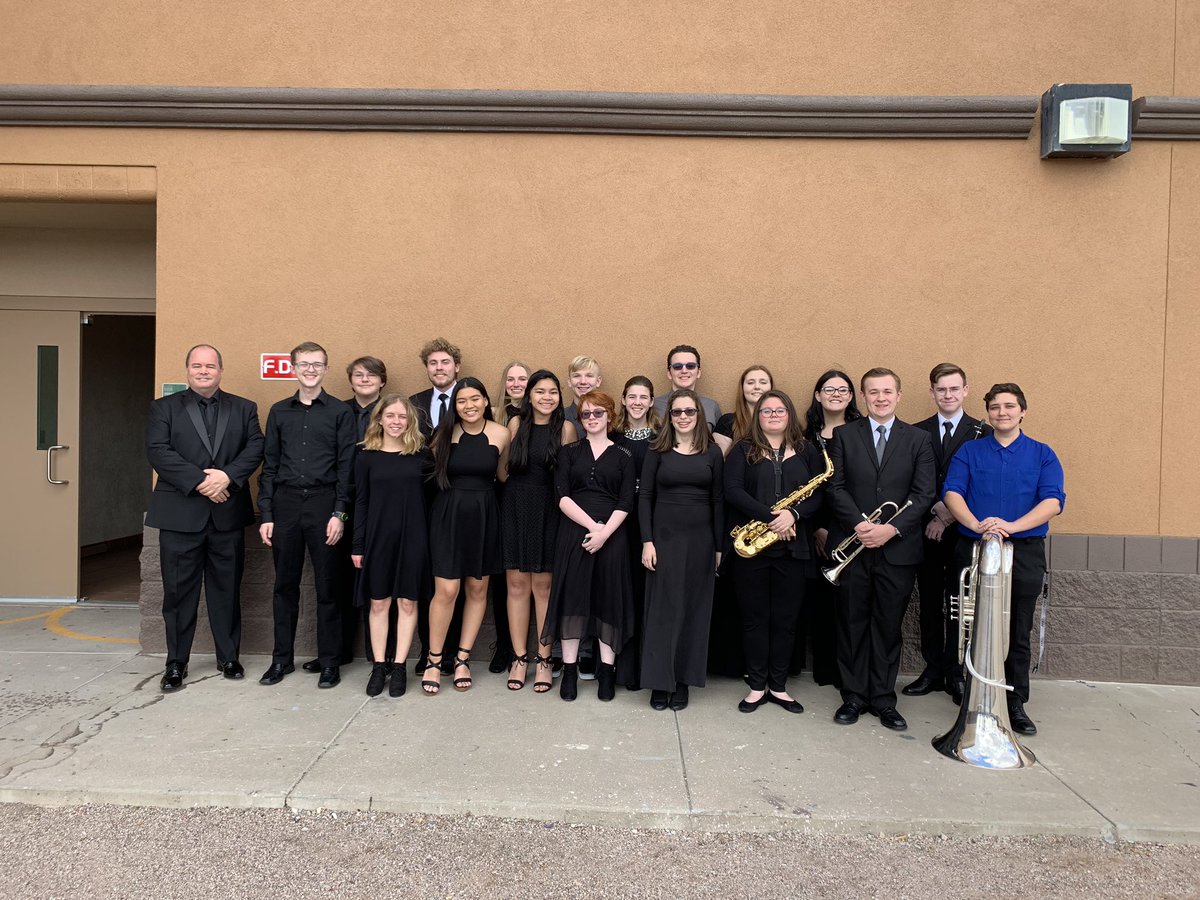 It’s been a great couple days at the AMEA West Region Honor Band and Orchestra with these fine musicians from all 4 Dysart Unified High Schools.   Seen here with Dr. Rob Hunter from Mesa Community College.