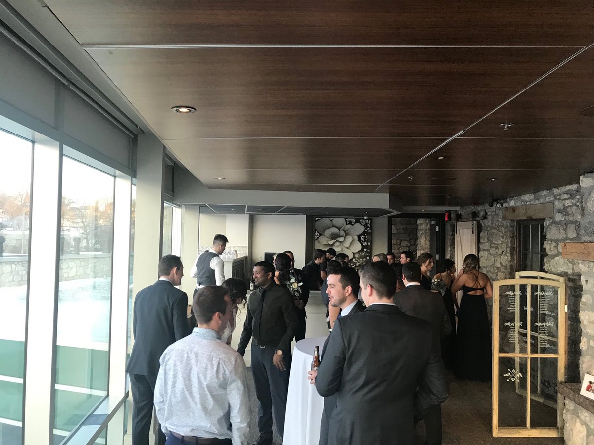 Dizzy72Rob's tweet image. #alldaysayle pictures done, drinks in hand......about to make an entrance