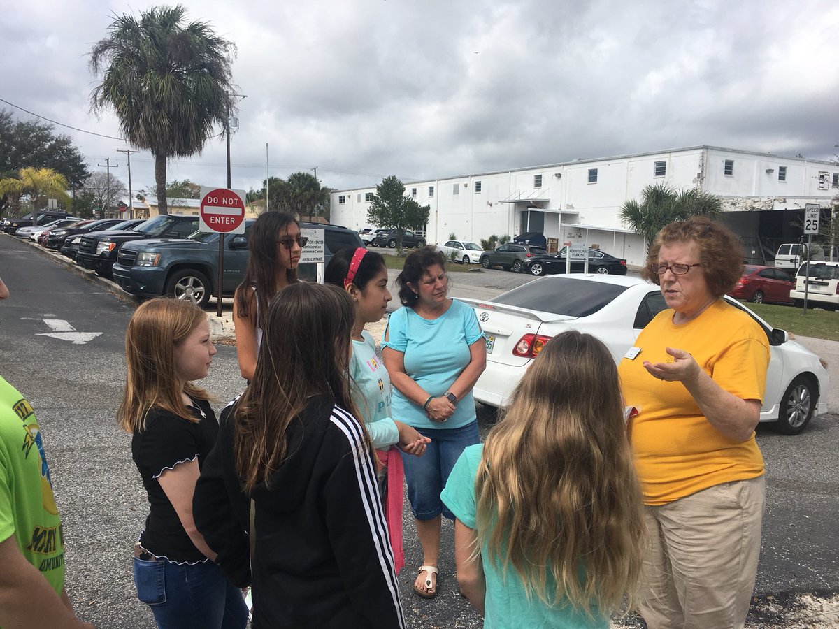 WilsonMSLibrary's tweet image. Wilson SADD students visit the Humane Society for a tour to kick off our Humane Society drive! More info about how you can help coming this week.