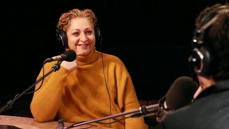 QwithTomPower's tweet photo. 'Opera singers, they're just like you': Soprano @HeldenMommy on drawing power from self-doubt for #COCElektra https://t.co/HBbkYL3fMG https://t.co/9e7PVQeTRh