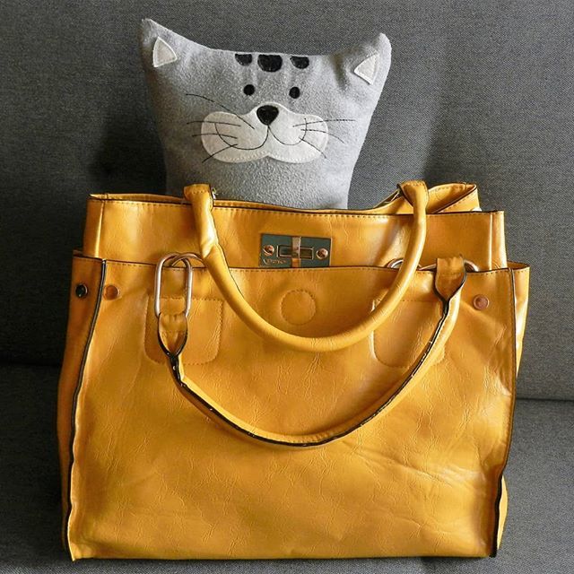 bebunchful's tweet photo. Isn't it fun to  get the #baggift you actually? What if you could get the #gifts you want all of the time? You can. #purseaddict #bagleather #leatherlover #saturdaysnyc #bebunchful https://t.co/IIvW24PoL4 https://t.co/HIH4EJVQ7b https://t.co/t4dgv36k8n