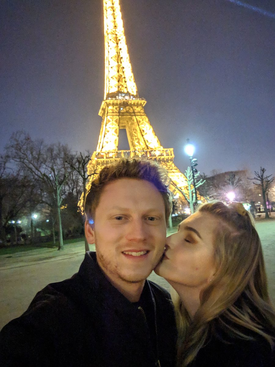 kate_grubb1's tweet image. Final night in Paris! #GooglePixel night sight is a dreaaaaam #EiffelTour