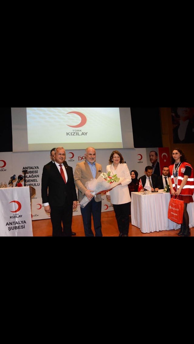 ESRA ÖZKOÇ (@avesraozkoc) on Twitter photo Kızılay Antalya Şubemizin Olağan Genel Kurulunu gerçekleştirdik.Teşriflerinden ötürü Gen.Bşknımız <a href="/drkerem/">Kerem Kınık</a> ve Yön.Kur.Üyelerimize Gen.Müd.Dr. İbrahim Altan a Vali Yrd. Sn.Hamdi Bolat a,aesob bşk sn <a href="/adlihandere/">Adlıhan DERE</a> ye ve tüm misafirlerimize teşekkürler. #GüçlüTürkiyeGüçlüKızılay Kızılay Antalya Şubemizin Olağan Genel Kurulunu gerçekleştirdik.Teşriflerinden ötürü Gen.Bşknımız <a href="/drkerem/">Kerem Kınık</a> ve Yön.Kur.Üyelerimize Gen.Müd.Dr. İbrahim Altan a Vali Yrd. Sn.Hamdi Bolat a,aesob bşk sn <a href="/adlihandere/">Adlıhan DERE</a> ye ve tüm misafirlerimize teşekkürler. #GüçlüTürkiyeGüçlüKızılay