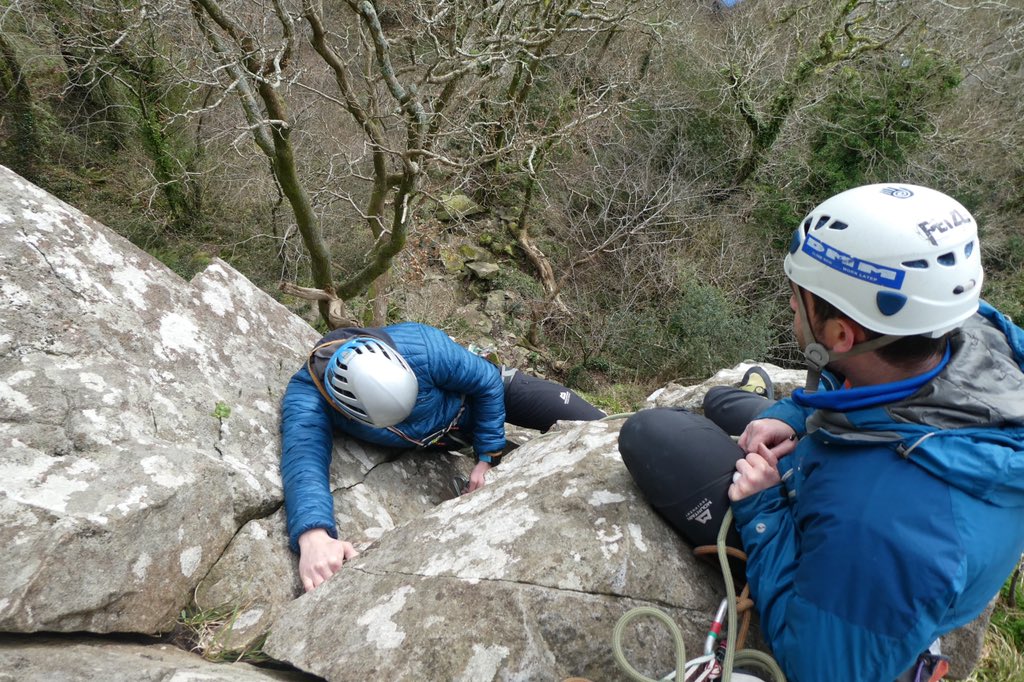 mountain-instruction tweet media