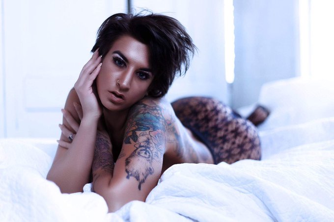 I&rsquo;m bored. https://t.co/SQt3qFtEjf<a href="/tag/modelmonday"class="tags"><span>#modelmonday</span></a>