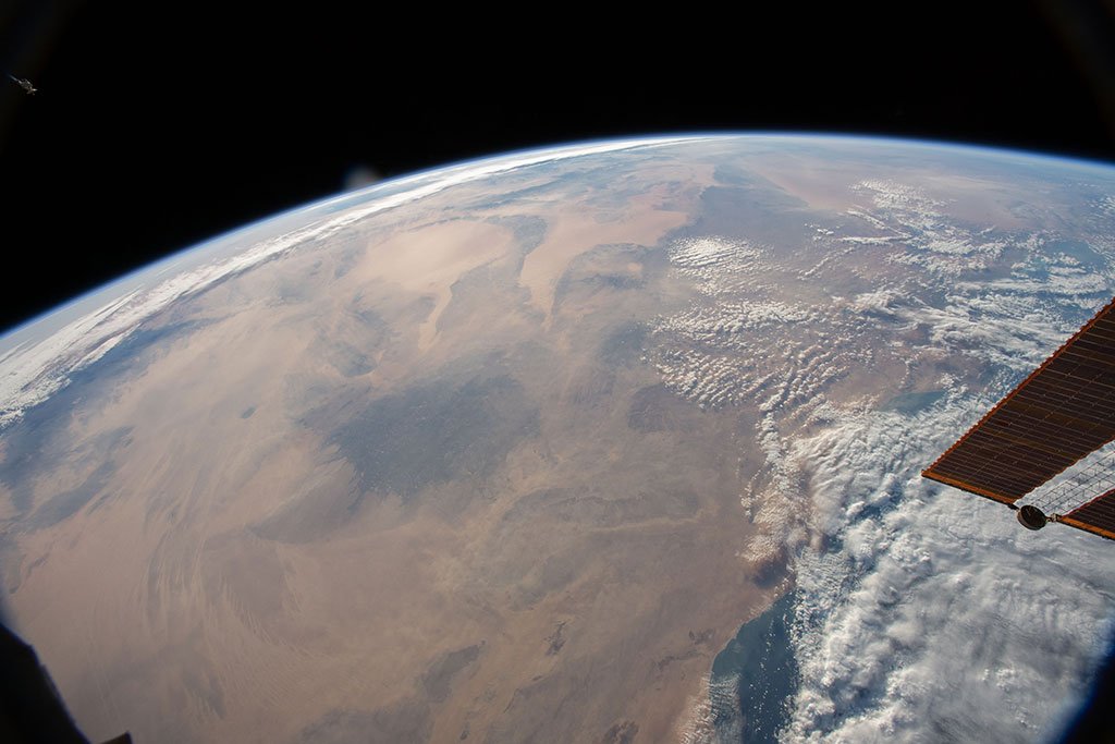 csa_asc's tweet image. Did you know there are both hot and cold deserts?! Learn more about deserts with CSA astronaut @Astro_DavidS: ow.ly/ix6030nIHwm. #ExploringEarth #DareToExplore

Photo: CSA/NASA