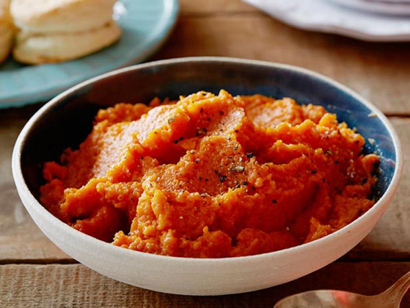 HelloEnvoy's tweet image. Celebrate Washington's Birthday with his favorite side dish. Try this sweet and savory recipe for Mashed Sweet Potatoes: ow.ly/zBBn30nIJgO  #PresidentsDay #WashingtonsBirthday #Recipes