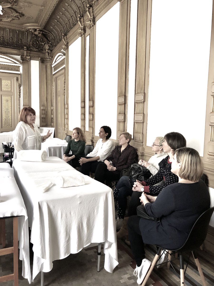 ScensEsp's tweet photo. Curso exclusivo en la #SCENSACADEMY y la colaboración de @ScensEsp @beautymarket_es y @SalonLook_ https://t.co/HkGp80hmcU