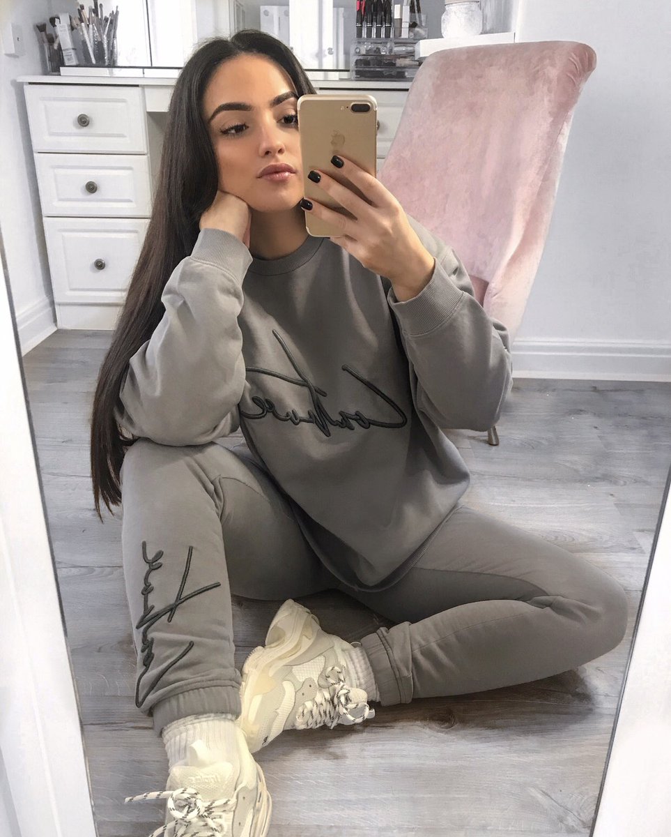 GeorgiaWhite90's tweet photo. Fave tracksuit 🤤 @TheCouture_Club code GEORGIAW15 https://t.co/vpFTWPddh2